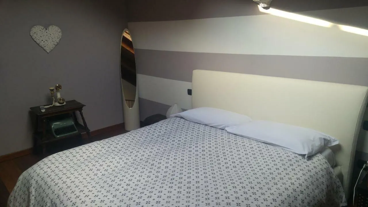 Borghello 2Level Airport Apartment Bergamo Italy