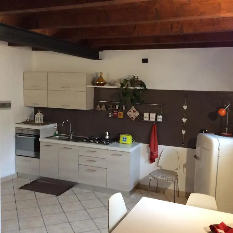 Borghello 2Level Airport Apartment Bergamo Italy
