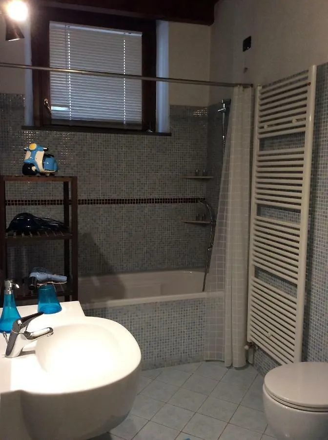 Borghello 2Level Airport Apartment Bergamo Italy